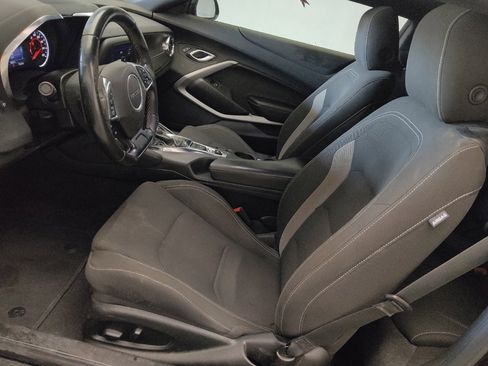 Used 2022 Chevrolet Camaro LT RWD image 17