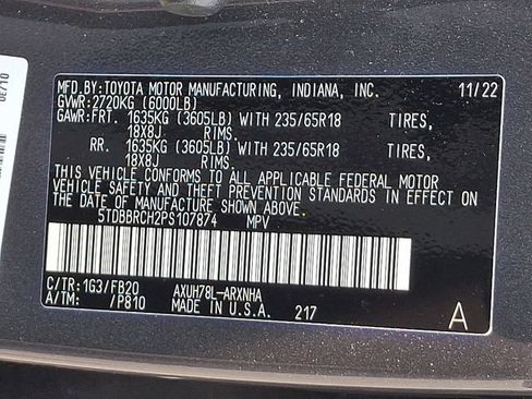 Used 2023 Toyota Highlander LE AWD/4WD image 29