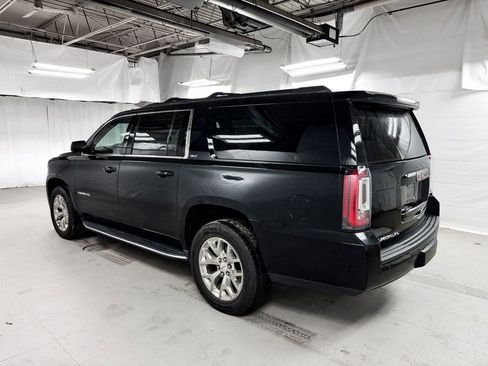 Used 2020 GMC Yukon XL SLT w/ HD Trailering Package image 3
