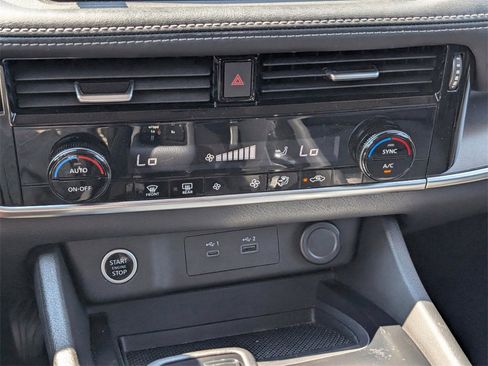 Certified 2022 Nissan Rogue SV image 25