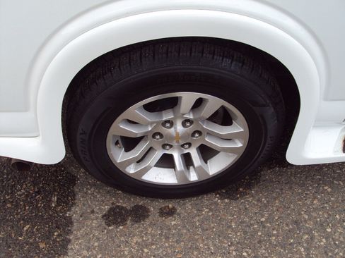 Used 2014 Chevrolet Express 1500 AWD image 38