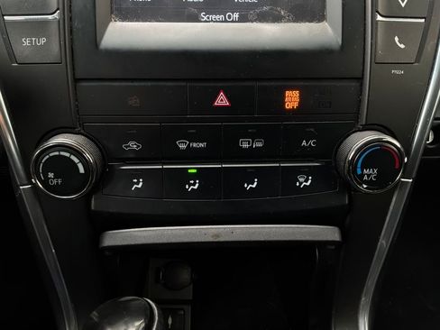 Used 2016 Toyota Camry SE FWD image 24