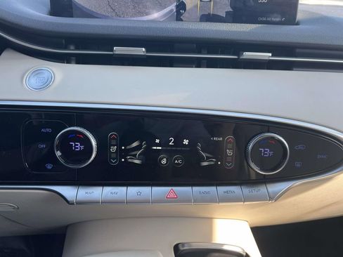 Used 2023 Genesis GV70 2.5T w/ Advanced Package image 28