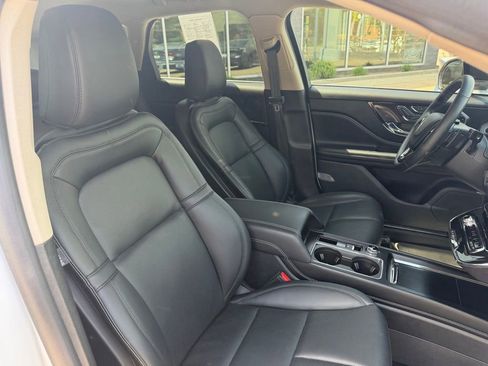 Used 2025 Lincoln Corsair AWD w/ Equipment Group 101A image 6