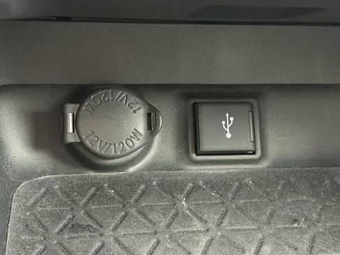 Used 2021 Toyota RAV4 XLE Premium FWD image 21