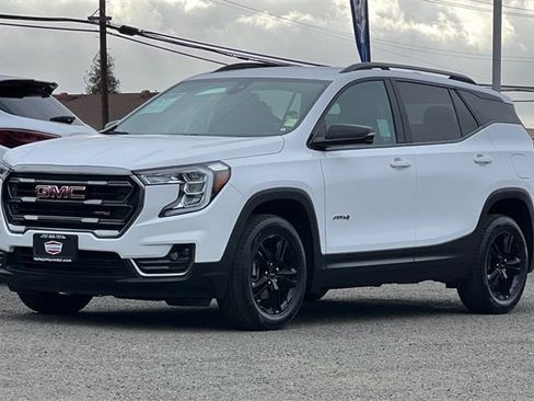 Used 2024 GMC Terrain AT4 image 11