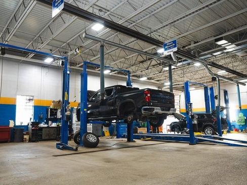 Used 2024 Chevrolet Traverse RS image 30