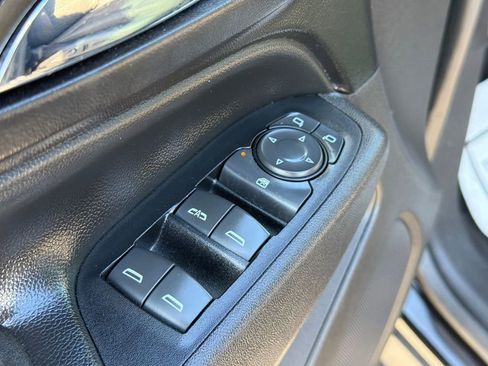 Used 2019 Chevrolet Equinox LT FWD image 21