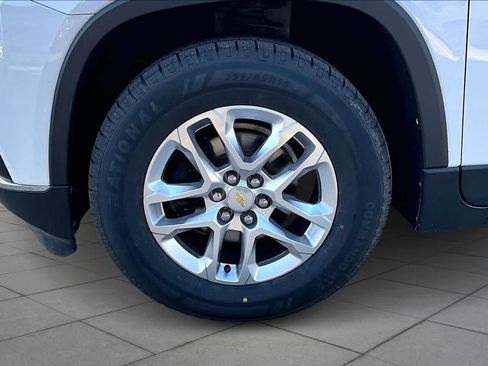 Used 2020 Chevrolet Traverse LT image 10