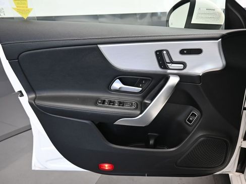 Used 2020 Mercedes-Benz CLA 250 4MATIC image 9