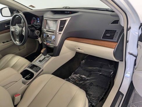 Used 2014 Subaru Outback 2.5i Limited AWD/4WD image 31