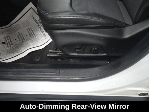 Used 2022 Jeep Compass Latitude w/ Convenience Group AWD/4WD image 13