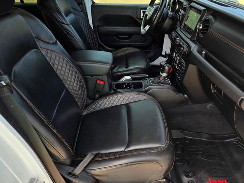 Used 2021 Jeep Wrangler Unlimited Sahara image 34