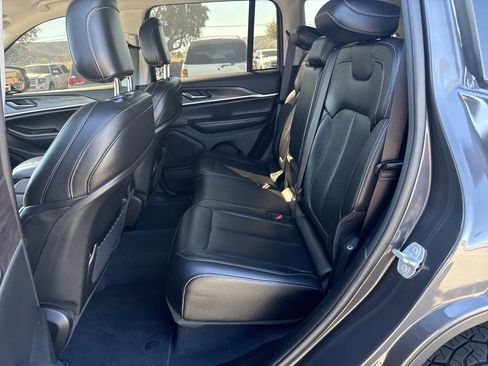 Used 2023 Jeep Grand Cherokee Limited image 20