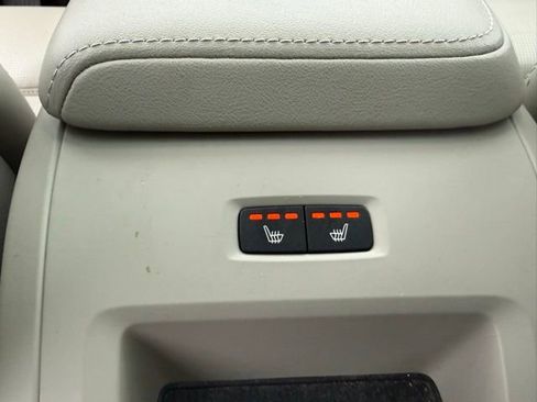 Used 2023 Volvo XC60 T8 Ultimate w/ Climate Package image 15