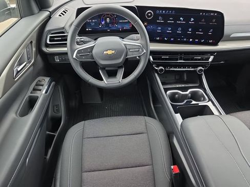 New 2026 Chevrolet Traverse LT image 13