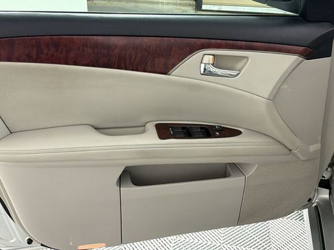 Used 2011 Toyota Avalon FWD image 14