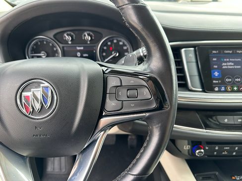 Used 2024 Buick Enclave Essence image 16