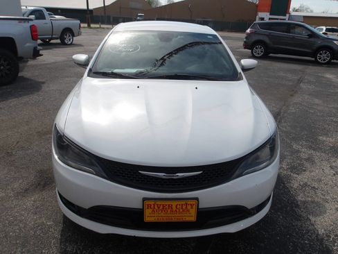 Used 2015 Chrysler 200 S image 2