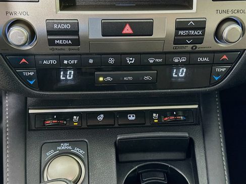 Used 2017 Lexus ES 350 w/ Luxury Package FWD image 16