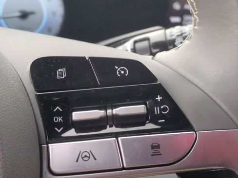 Certified 2023 Hyundai Elantra SEL w/ Convenience Package image 15