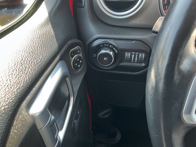 Used 2018 Jeep Wrangler Unlimited Sahara w/ Uconnect 4C Nav & Sound Group AWD/4WD image 25