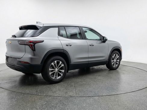 Used 2025 Chevrolet Equinox LT FWD image 9
