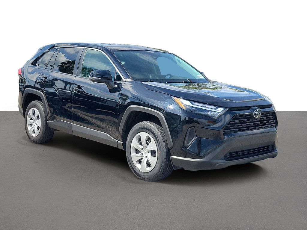 Used 2024 Toyota RAV4 LE AWD/4WD image 2