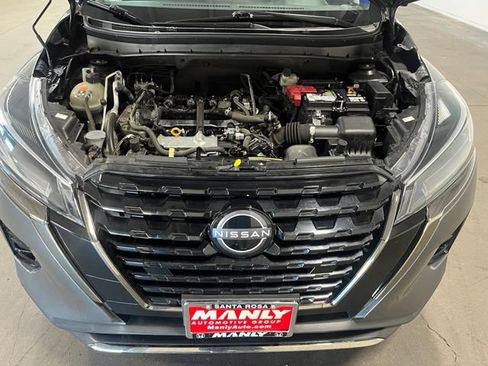 Used 2024 Nissan Kicks SR FWD image 9