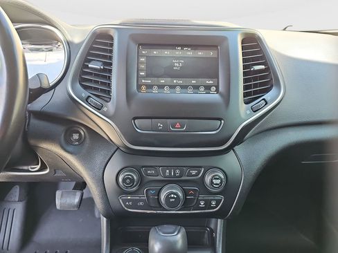 Used 2020 Jeep Cherokee Latitude Plus AWD/4WD image 14