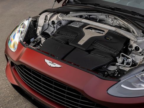 Used 2021 Aston Martin DBX AWD/4WD image 10