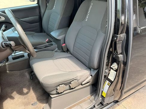 Used 2017 Nissan Frontier SV RWD image 14