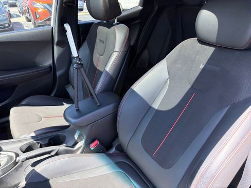 Used 2020 Hyundai Veloster 2.0 Premium image 21