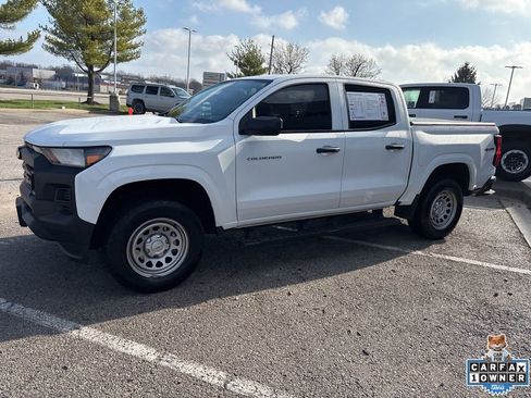 Used 2025 Chevrolet Colorado W/T image 15