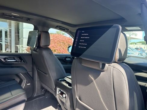 New 2025 GMC Yukon XL AT4 w/ AT4 Premium Plus Package image 34