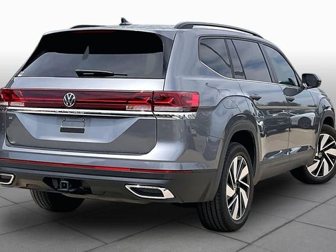 Used 2024 Volkswagen Atlas SE FWD image 13