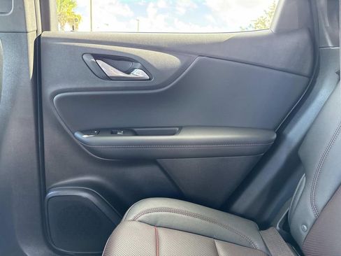 Used 2025 Chevrolet Blazer RS w/ Enhanced Convenience Package image 17