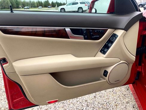 Used 2013 Mercedes-Benz C 300 4MATIC Sedan image 21