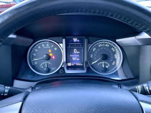 Used 2016 Toyota Tacoma SR5 w/ SR5 Appearance Package (SN) image 26