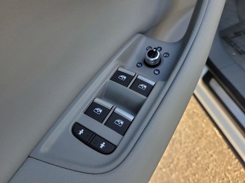 Used 2018 Audi Q7 3.0T Premium Plus image 16