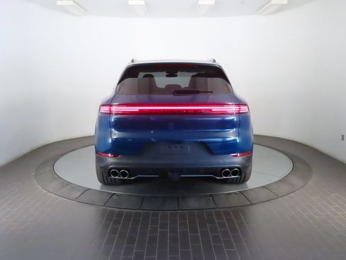 Certified 2026 Porsche Cayenne S AWD/4WD image 6