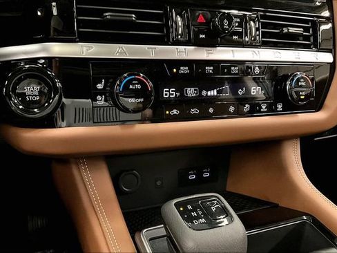 New 2026 Nissan Pathfinder Platinum image 28
