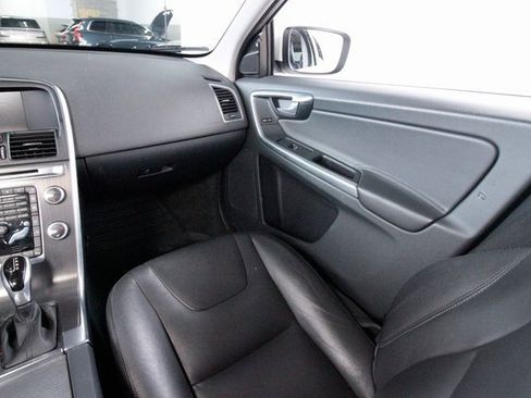 Used 2016 Volvo XC60 T5 Premier w/ Climate Package image 7