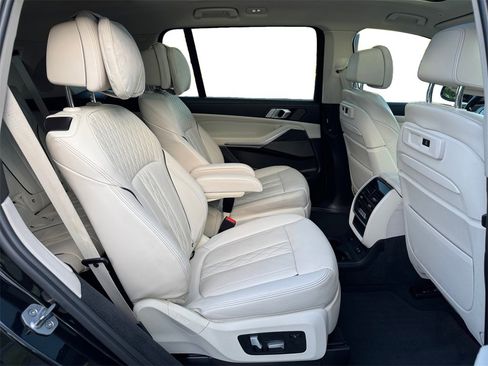 Used 2020 BMW X7 xDrive40i w/ Luxury Seating Package image 18