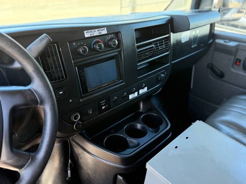 Used 2013 Chevrolet Express 2500 RWD image 26