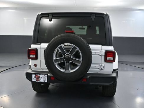 Used 2019 Jeep Wrangler Unlimited Sahara AWD/4WD image 6