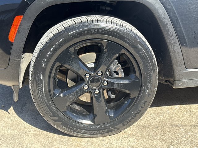Used 2023 Jeep Grand Cherokee Altitude AWD/4WD image 11