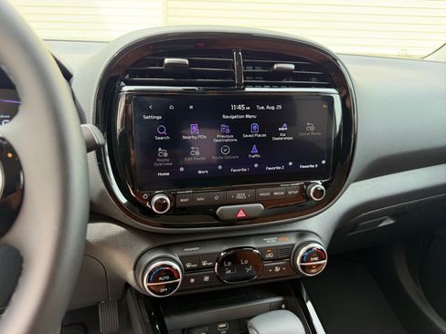 Used 2025 Kia Soul EX FWD image 12