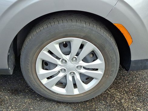 Used 2024 Kia Soul LX FWD image 8