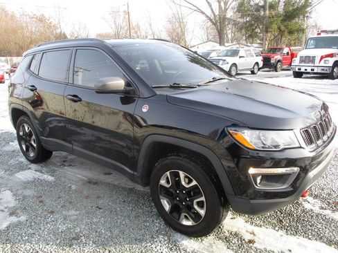 Used 2018 Jeep Compass Trailhawk w/ Cold Weather Group image 7